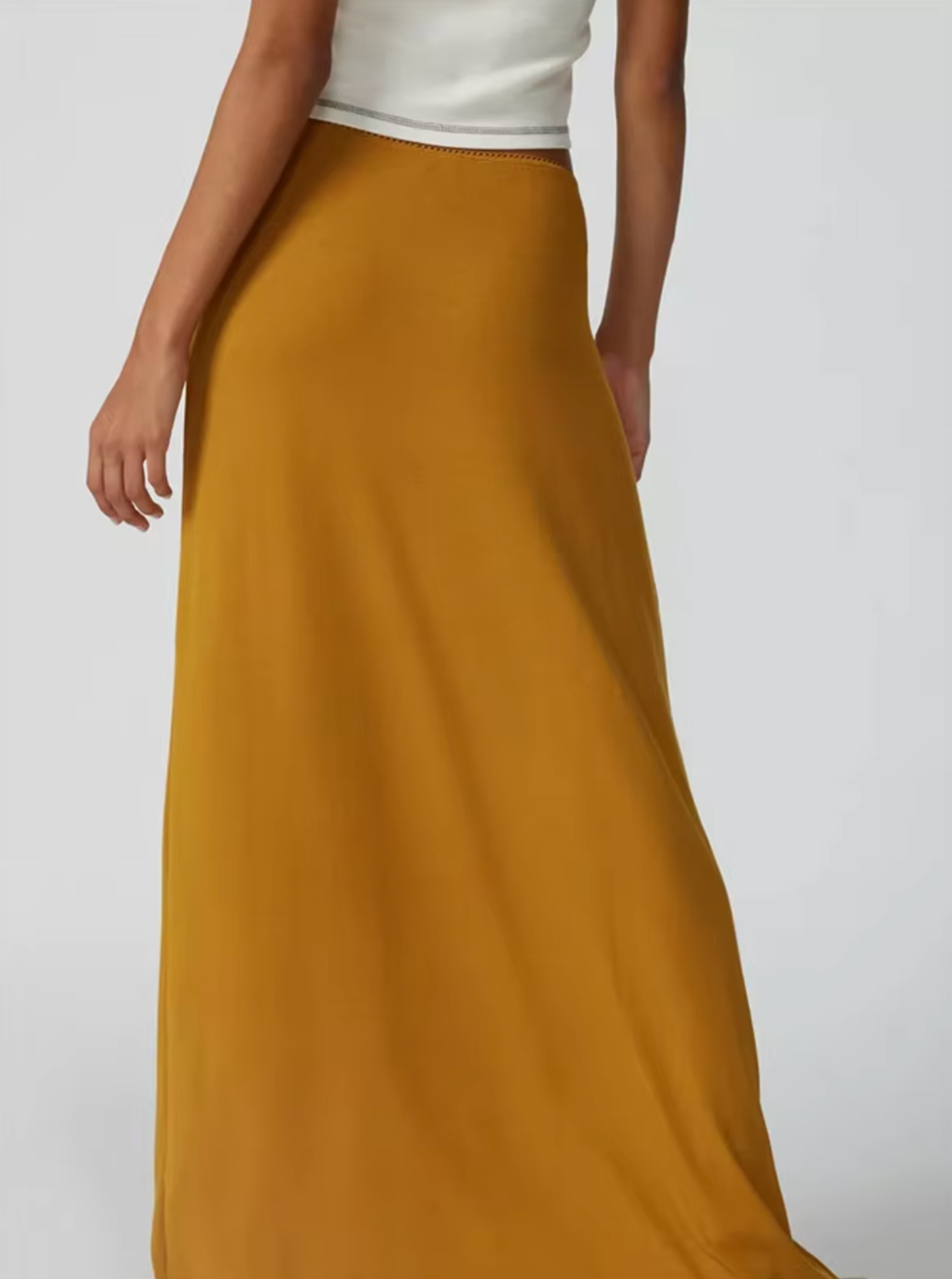 Well Tailored Garment with a Graceful Silhouette