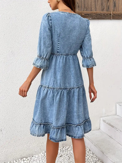 Well Tailored Dress with a Graceful Silhouette