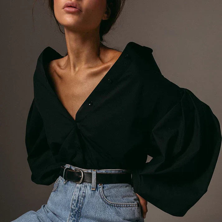 Well Tailored Blouse with a Graceful Silhouette