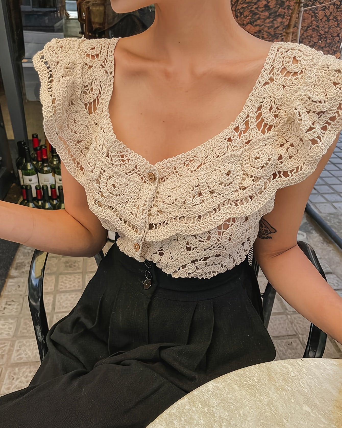 Well Tailored Blouse with a Graceful Silhouette