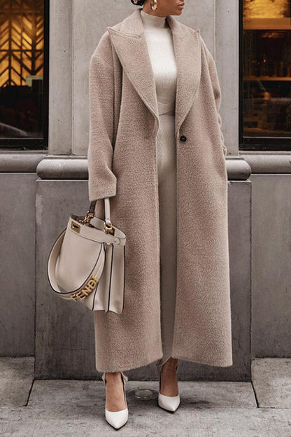 Gracefully Styled Coat for Any Occasion
