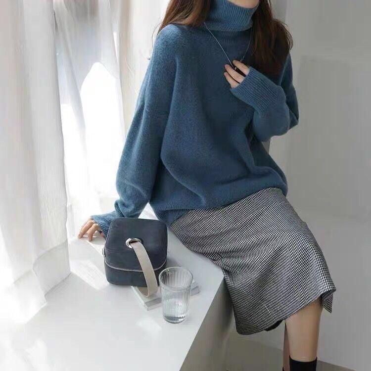 Effortlessly Elegant Sweater with a Timeless Design