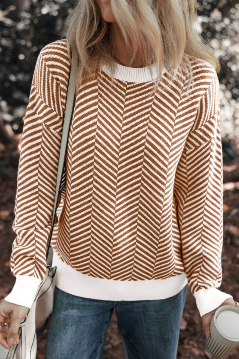 Well Tailored Sweater with a Graceful Silhouette