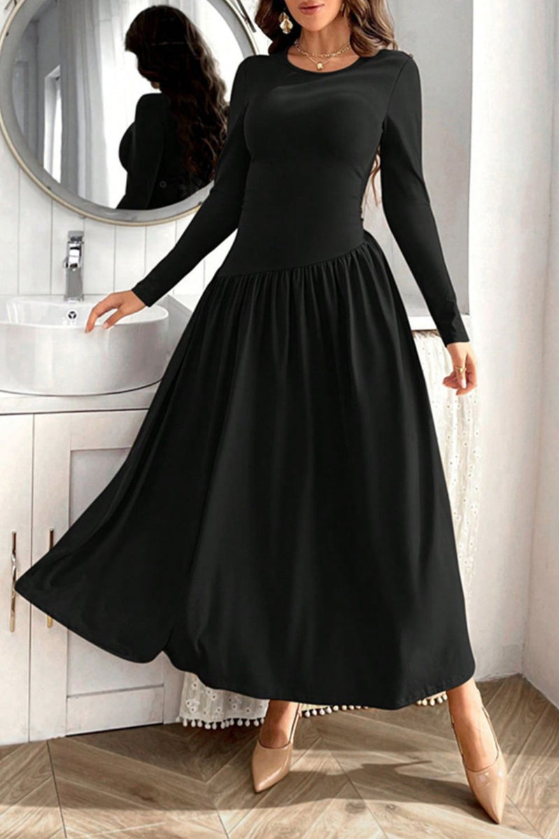 Gracefully Styled Dress for Any Occasion