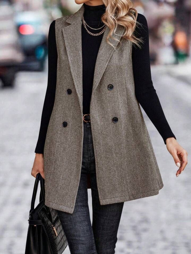 Beautifully Finished Coat in a Timeless Design