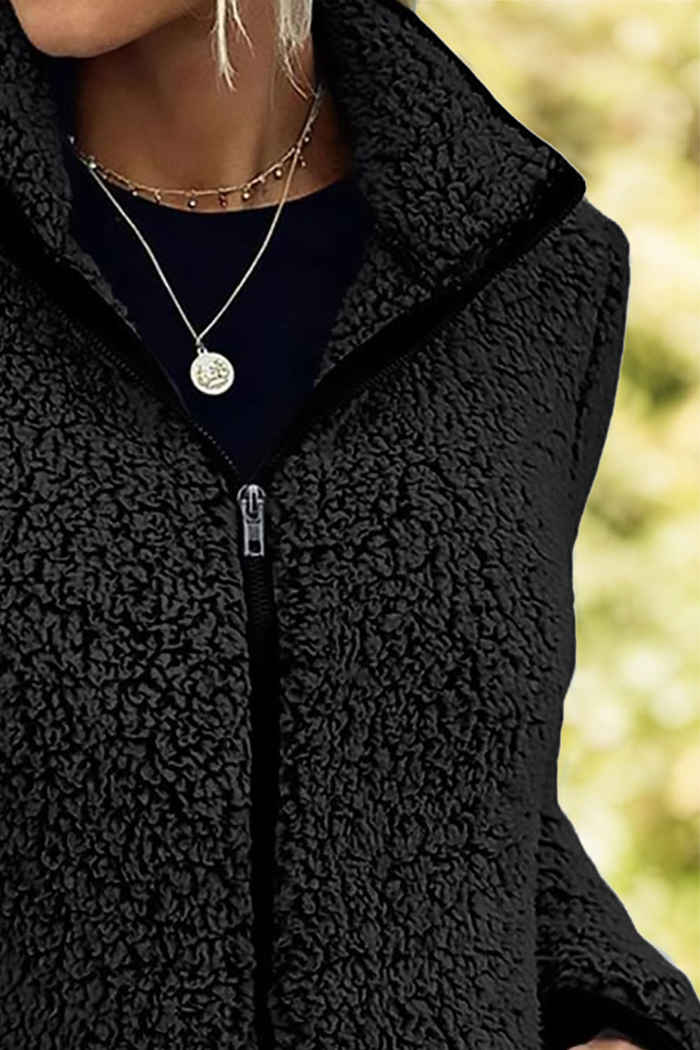 Effortlessly Elegant Jacket with a Timeless Design