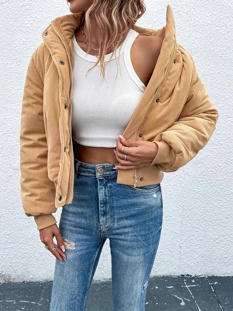 Well Tailored Jacket with a Graceful Silhouette