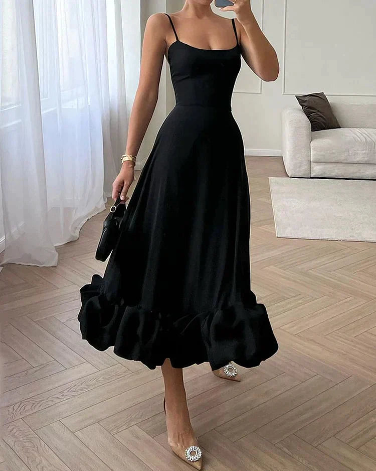Beautifully Finished Dress in a Timeless Design