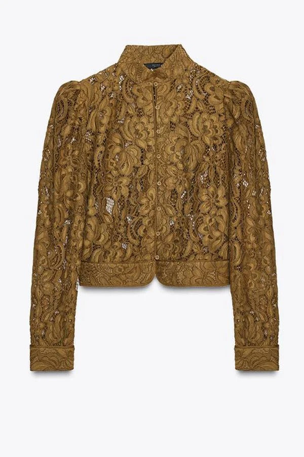 Effortlessly Elegant Jacket with a Timeless Design