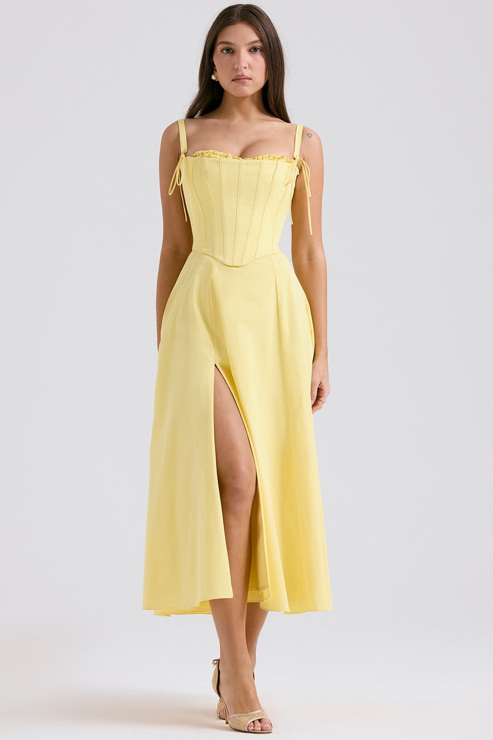 Classic Vintage Dress with a Flattering Fit