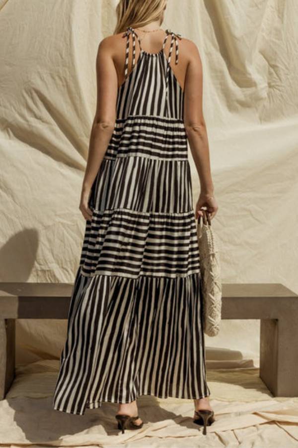 Beautifully Finished Dress in a Timeless Design