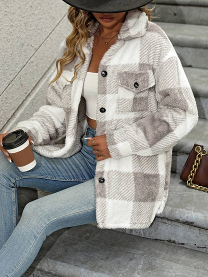 Effortlessly Elegant Jacket with a Timeless Design