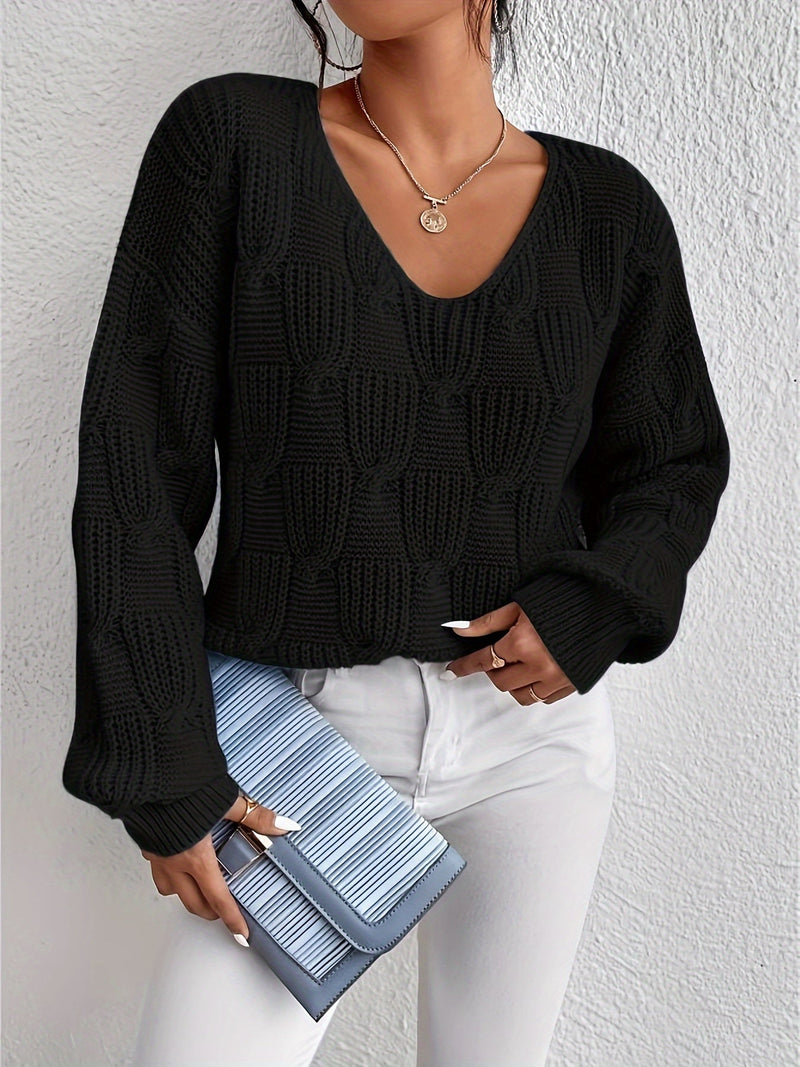 Well Tailored Sweater with a Graceful Silhouette