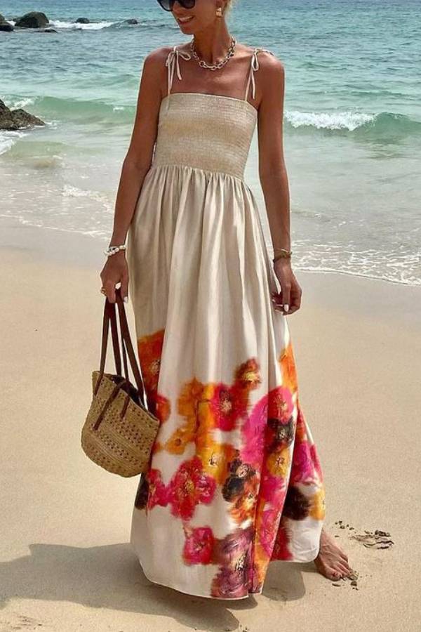 Beautifully Finished Dress in a Timeless Design