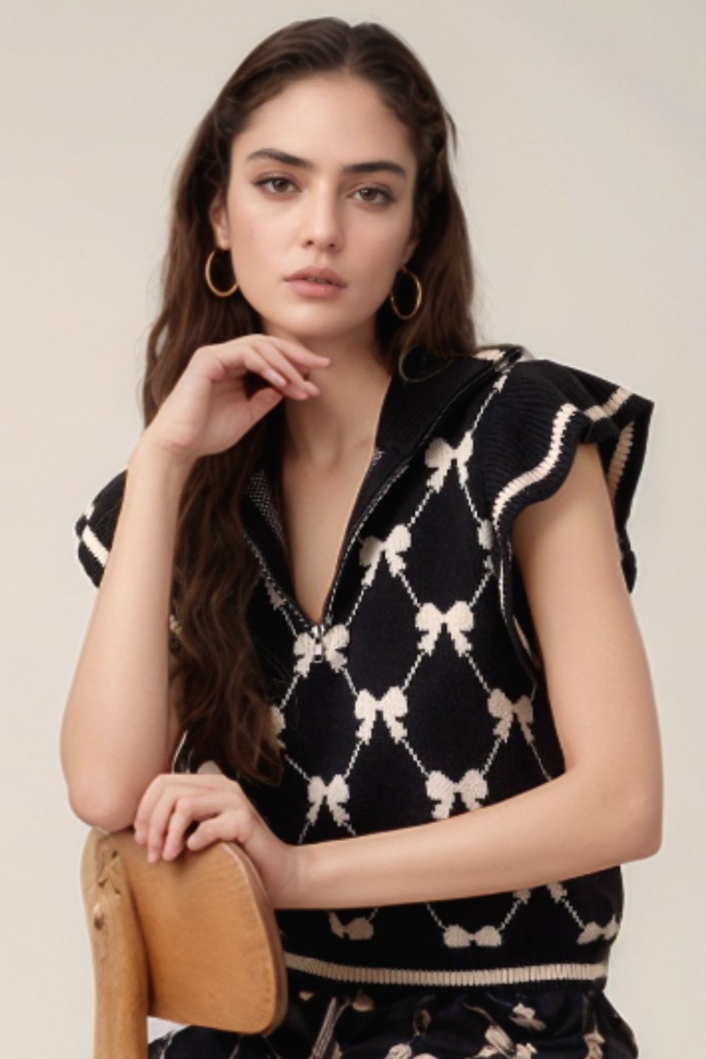 Effortlessly Elegant Sweater with a Timeless Design