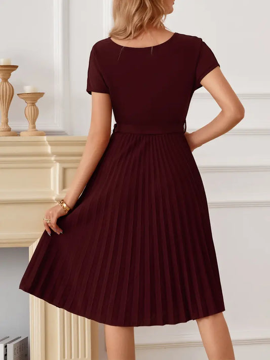 Gracefully Styled Dress for Any Occasion