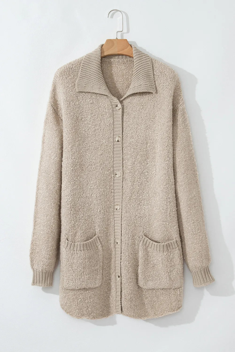 Well Tailored Cardigan with a Graceful Silhouette