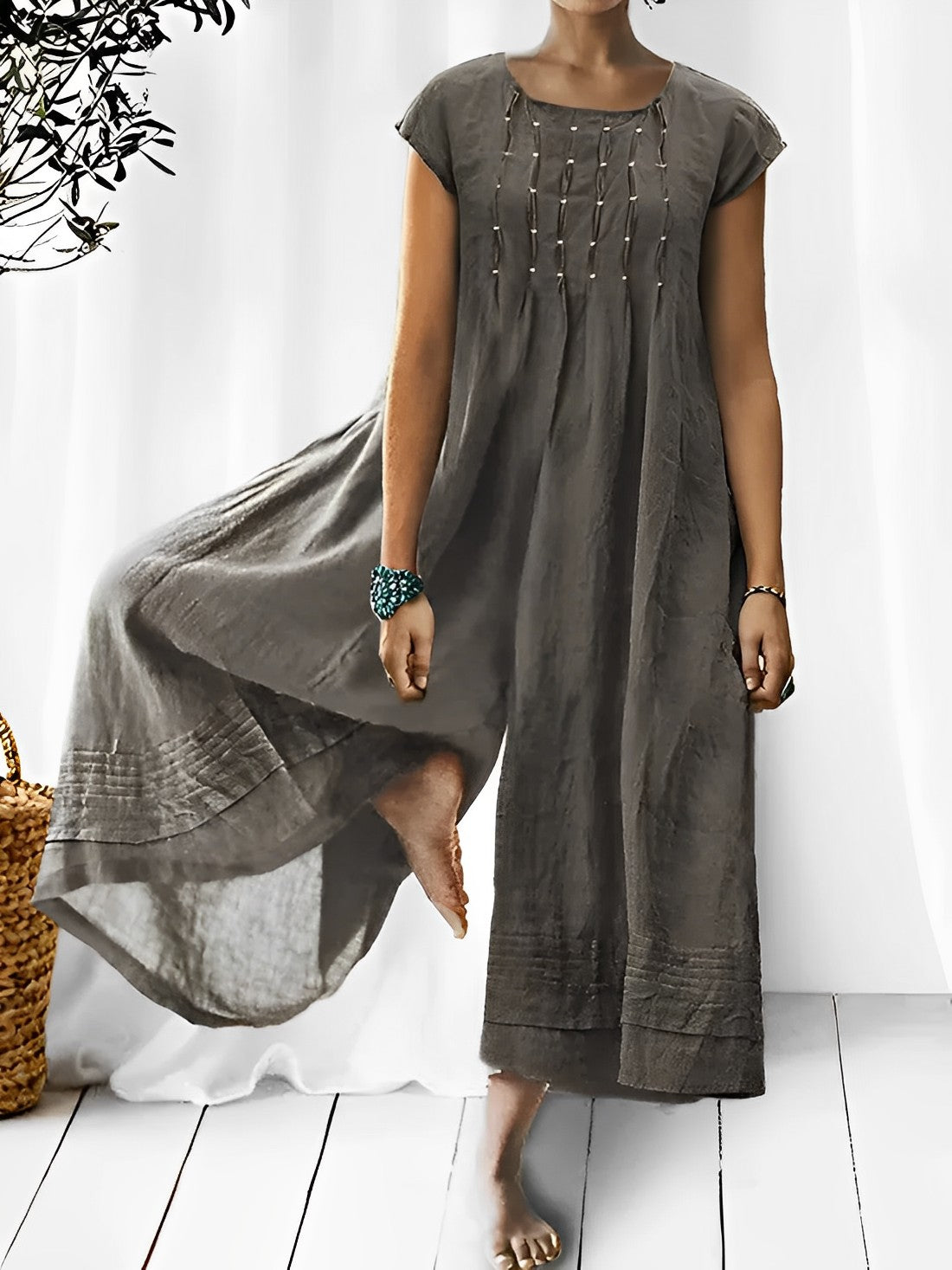 Effortlessly Elegant Garment with a Timeless Design