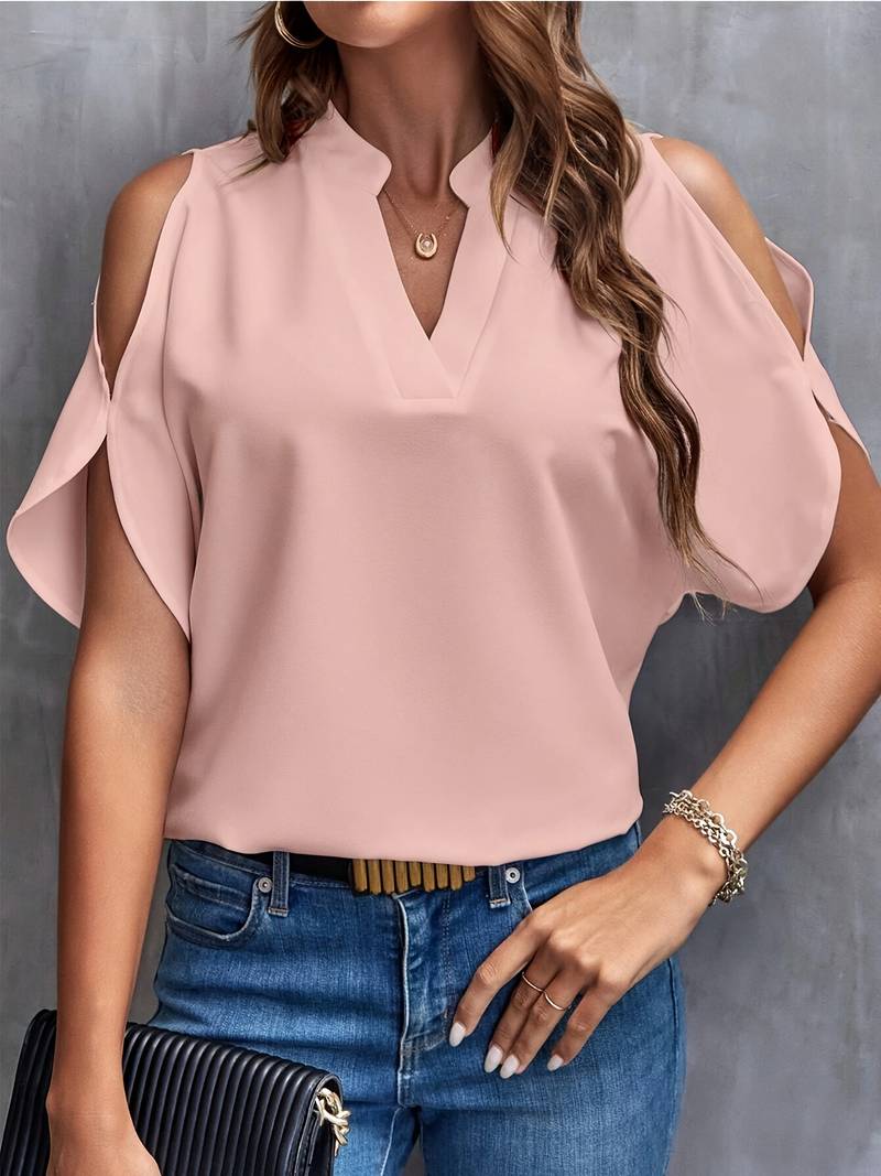 Well Tailored Top with a Graceful Silhouette