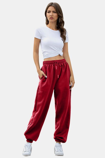 Effortlessly Elegant Pants with a Timeless Design