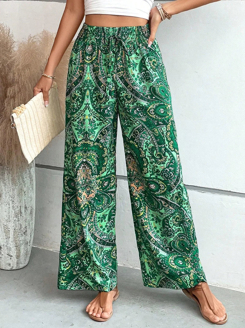 Well Tailored Trousers with a Graceful Silhouette