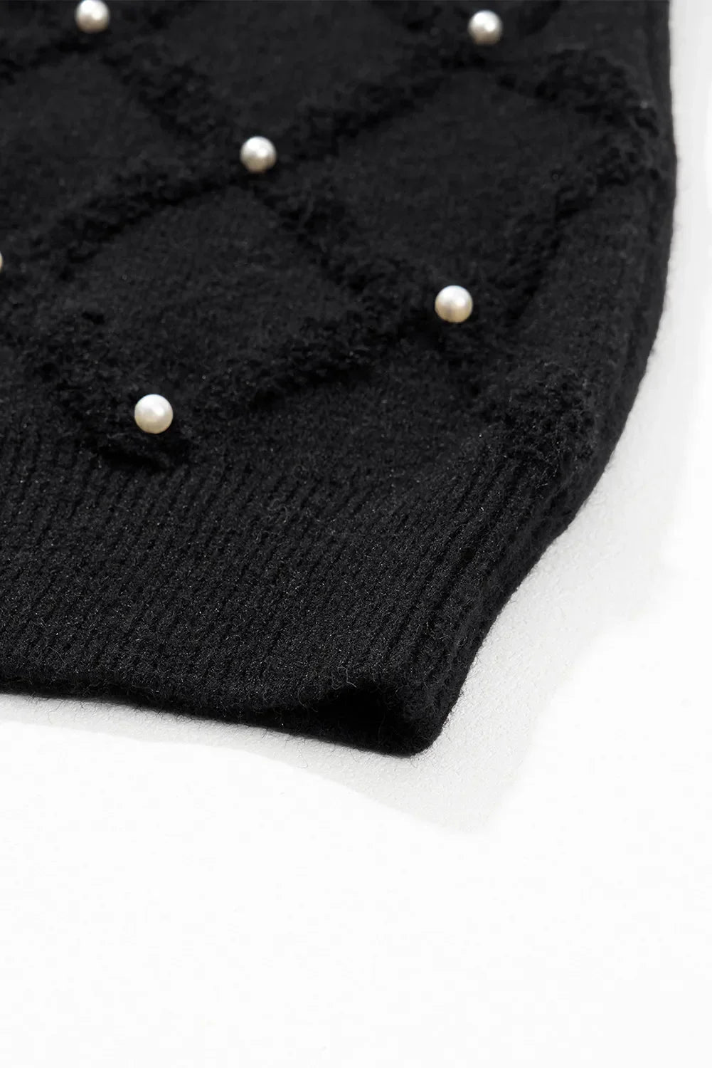 Effortlessly Elegant Sweater with a Timeless Design