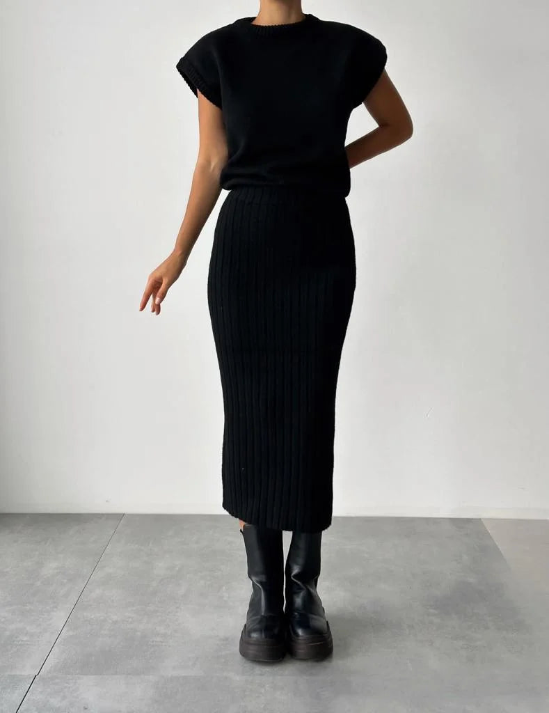 Well Tailored Garment with a Graceful Silhouette