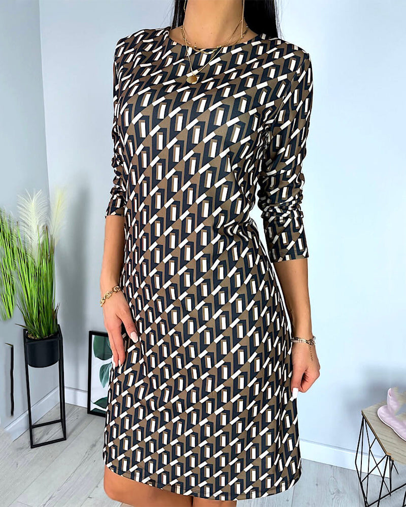 Beautifully Finished Dress in a Timeless Design