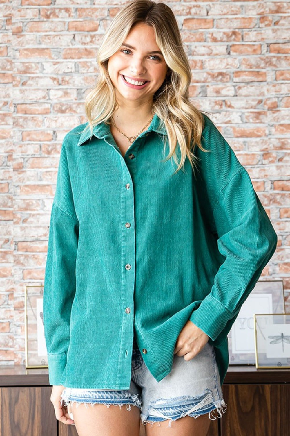 Effortlessly Elegant Shirt with a Timeless Design