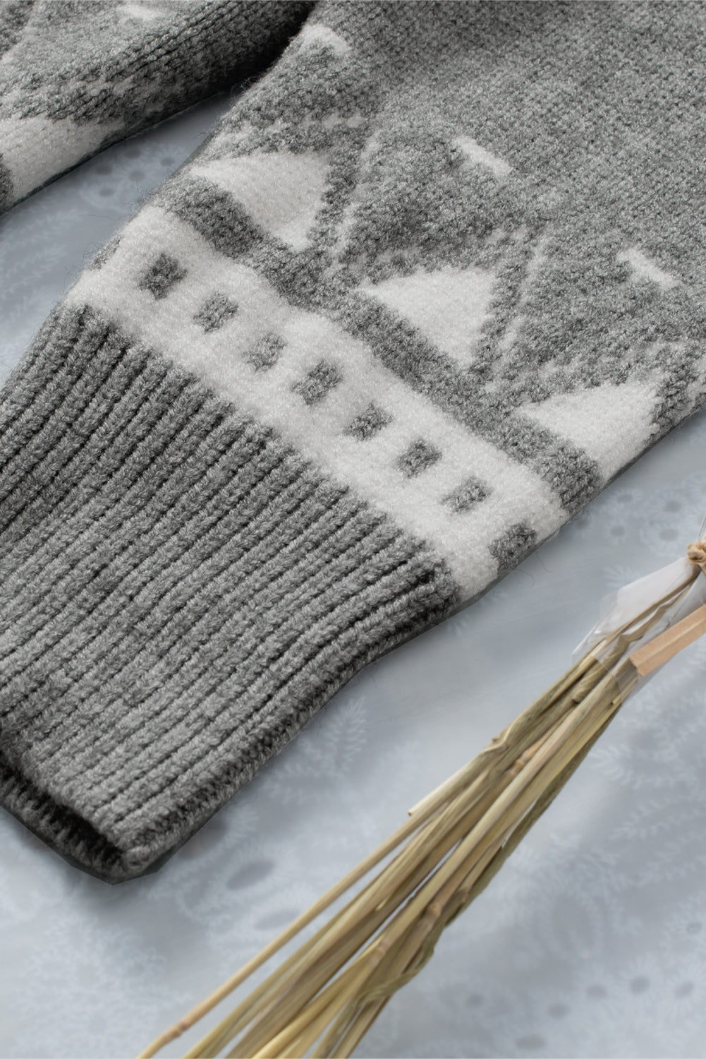 Effortlessly Elegant Garment with a Timeless Design