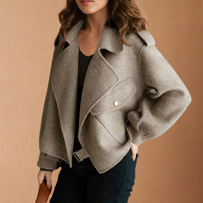 Effortlessly Elegant Jacket with a Timeless Design