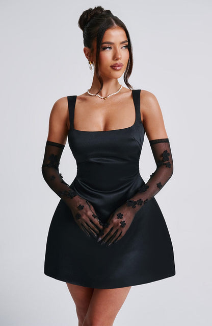 Well Tailored Garment with a Graceful Silhouette