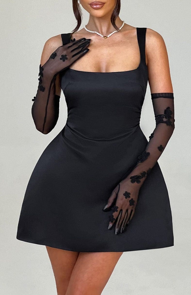 Well Tailored Garment with a Graceful Silhouette