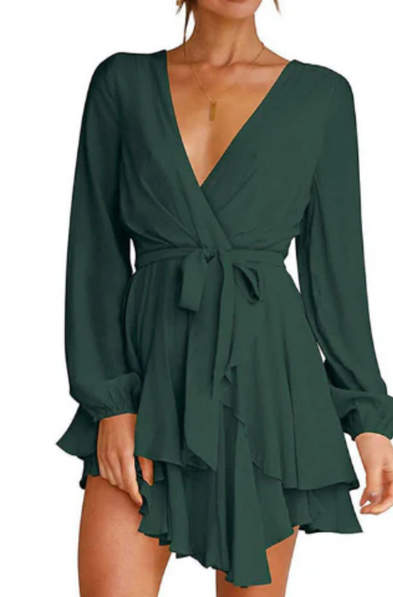 Effortlessly Elegant Dress with a Timeless Design