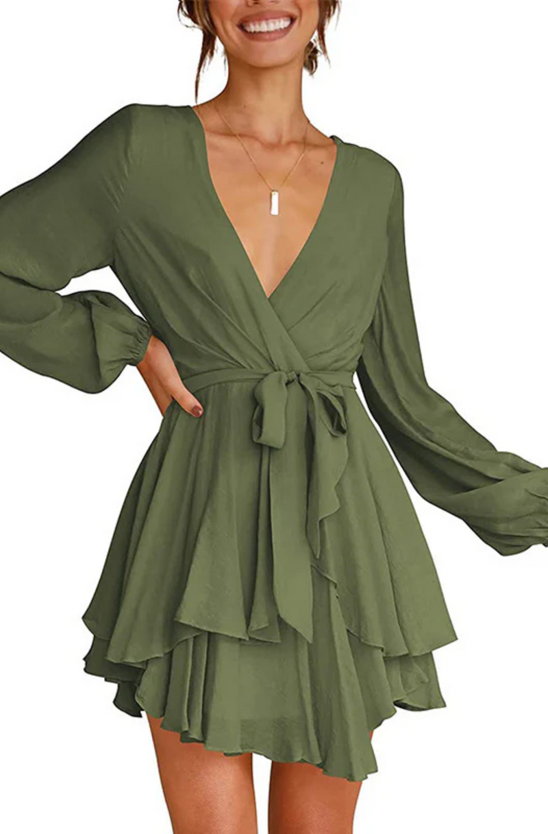 Effortlessly Elegant Dress with a Timeless Design