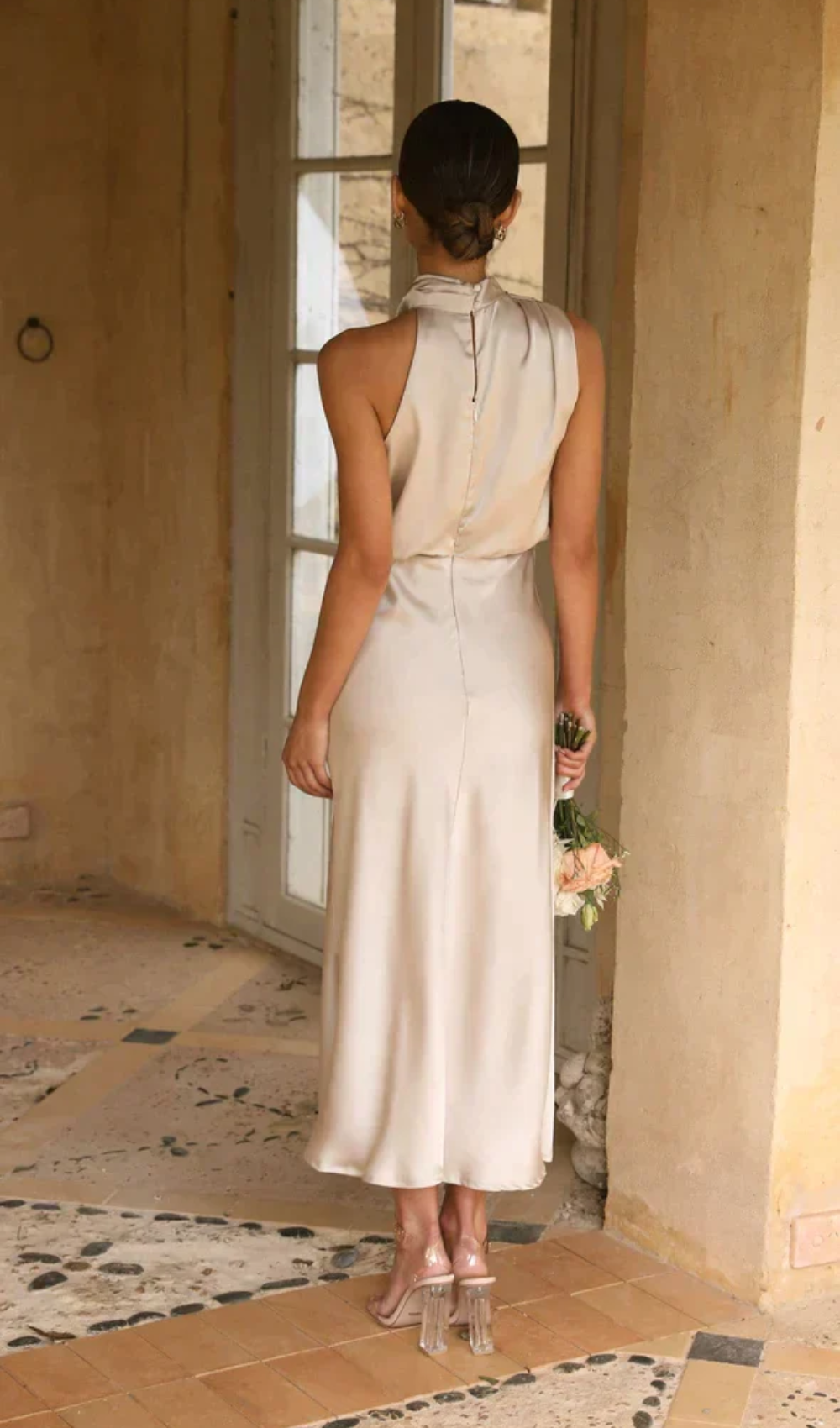 Beautifully Crafted Dress in a Classic Style