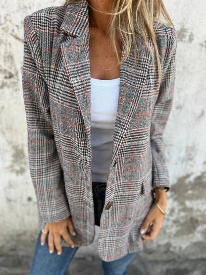 Effortlessly Elegant Jacket with a Timeless Design