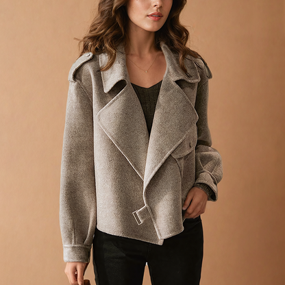 Effortlessly Elegant Jacket with a Timeless Design