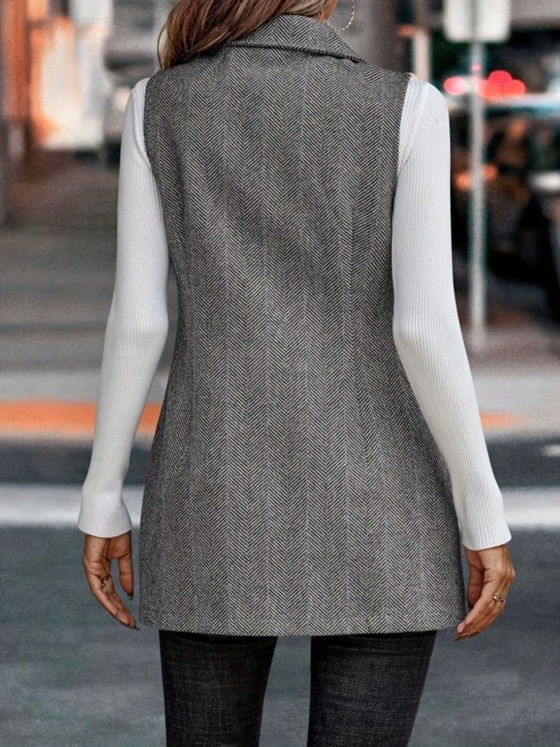 Beautifully Finished Coat in a Timeless Design