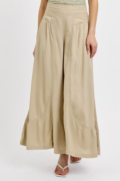 Beautifully Finished Trousers in a Timeless Design