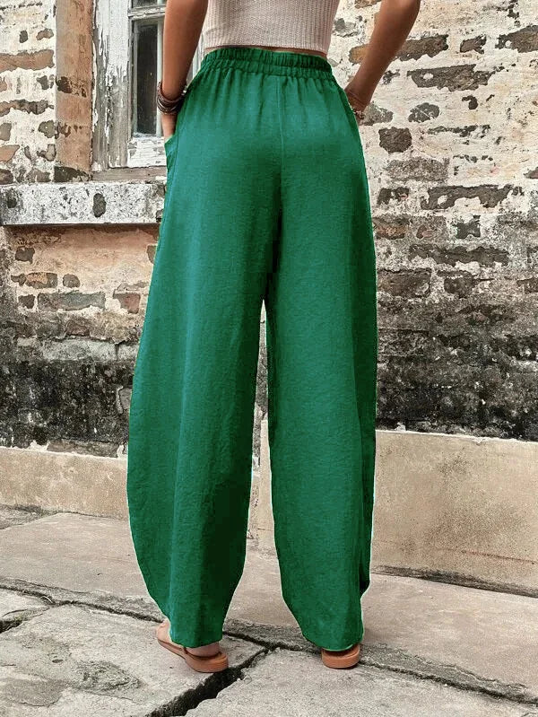 Classic Vintage Trousers with a Flattering Fit