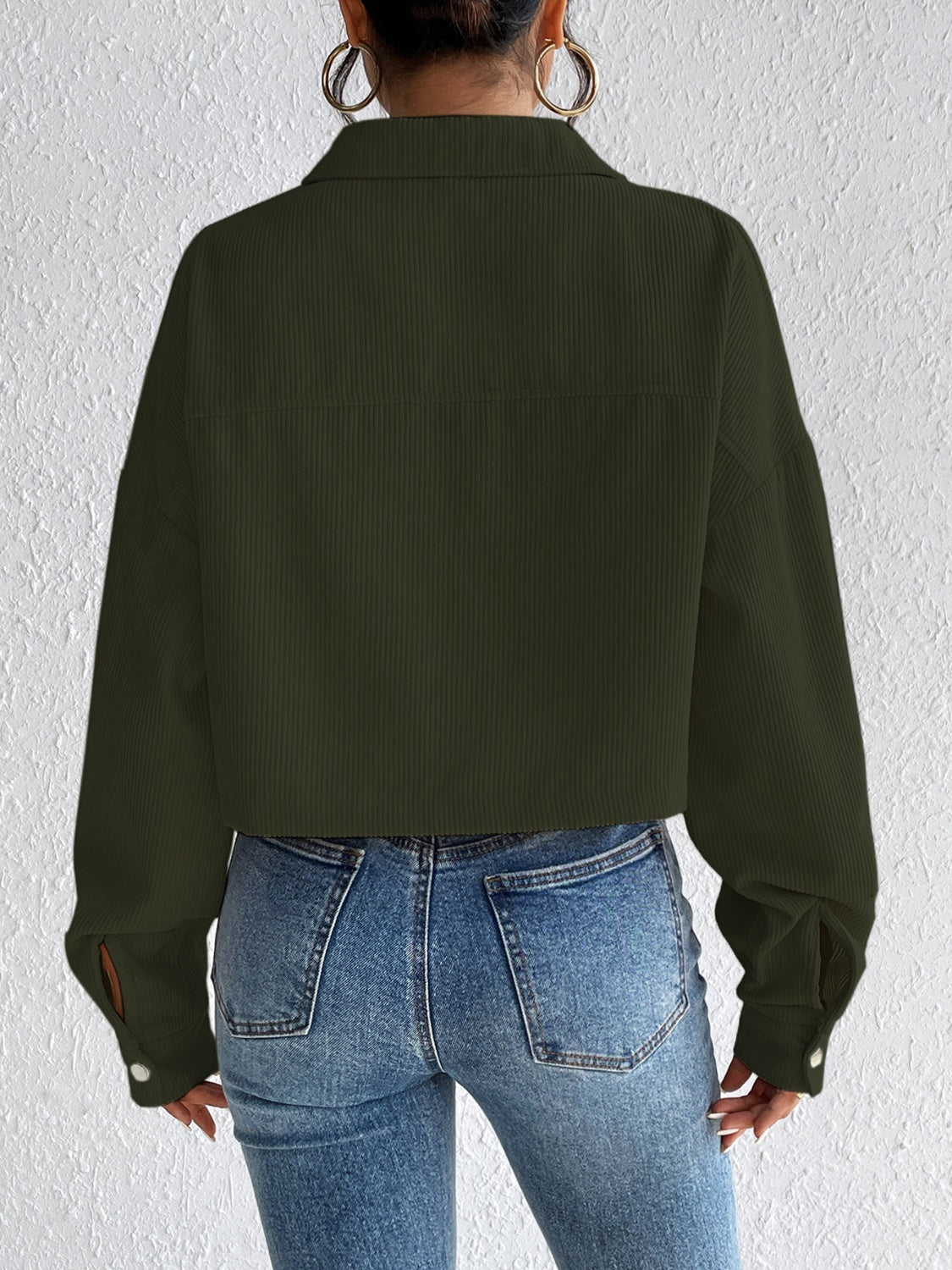 Well Tailored Jacket with a Graceful Silhouette