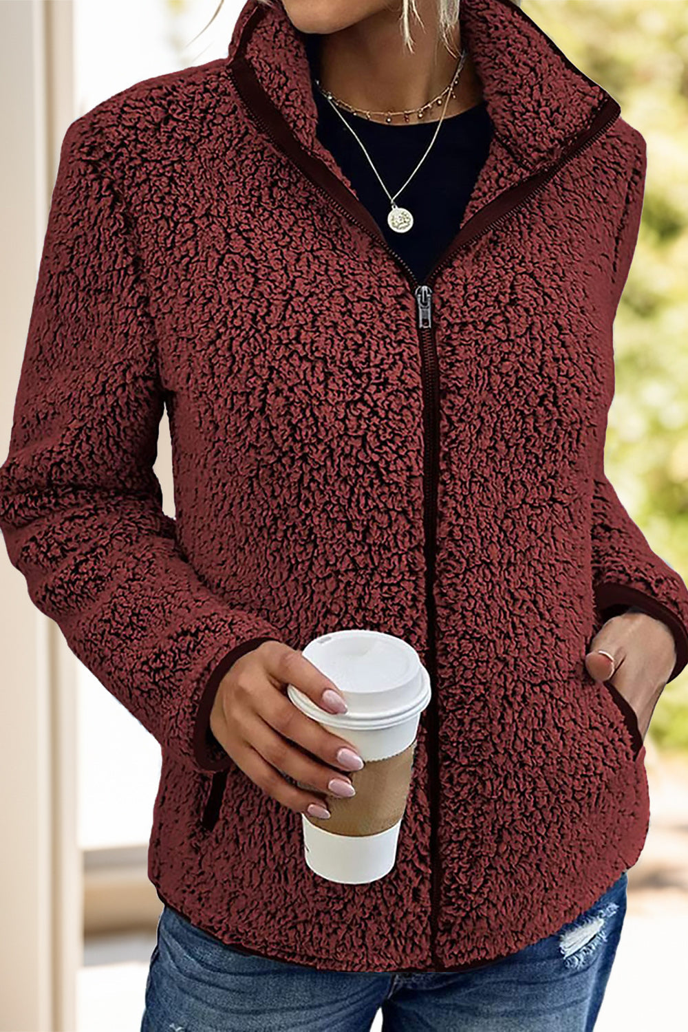 Effortlessly Elegant Jacket with a Timeless Design