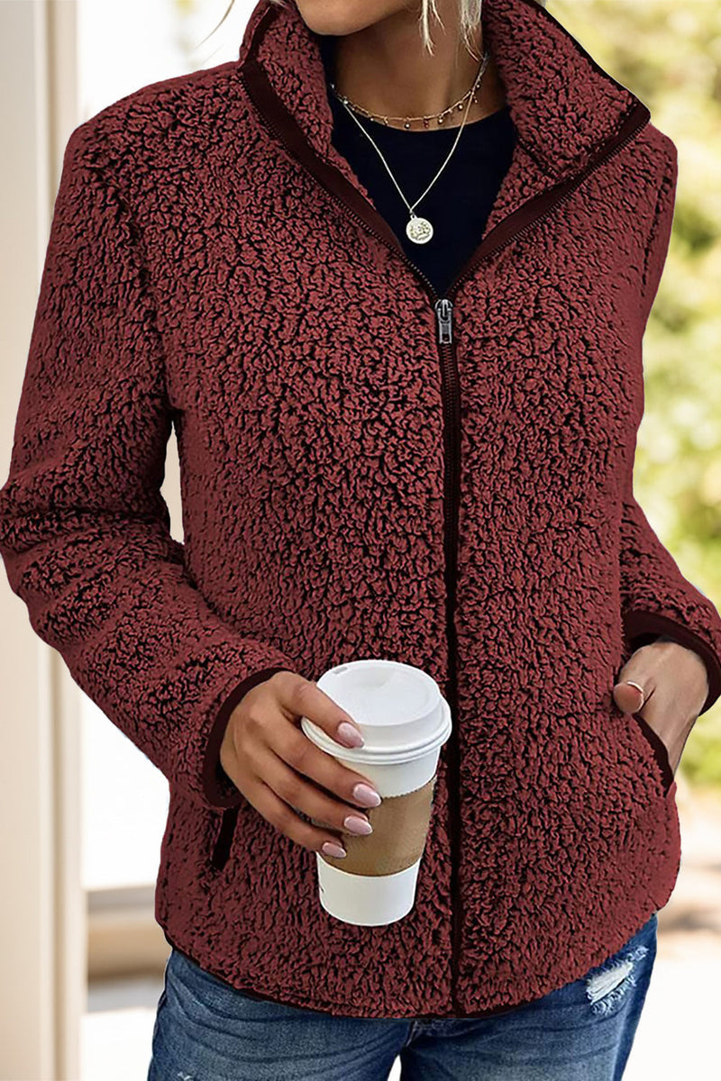 Effortlessly Elegant Jacket with a Timeless Design