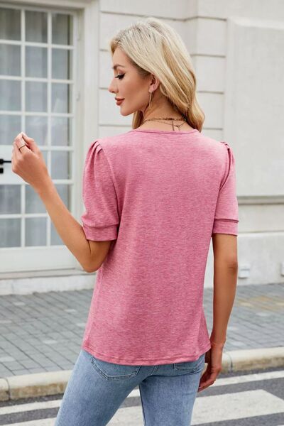 Well Tailored T-Shirt with a Graceful Silhouette