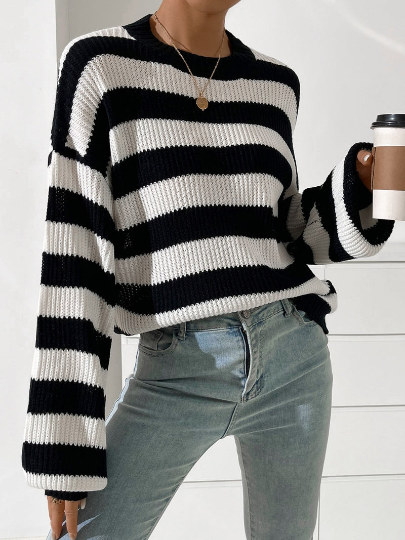 Well Tailored Sweater with a Graceful Silhouette
