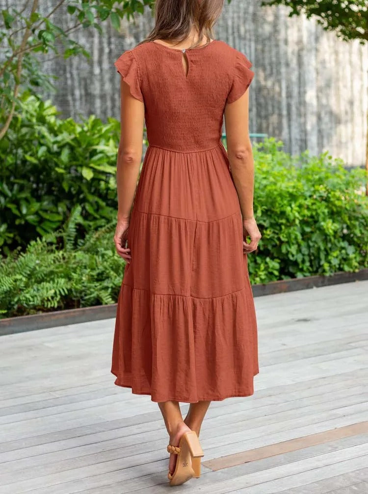 Well Tailored Dress with a Graceful Silhouette
