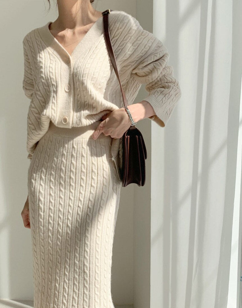 Effortlessly Elegant Top with a Timeless Design