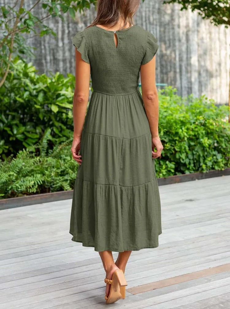 Well Tailored Dress with a Graceful Silhouette