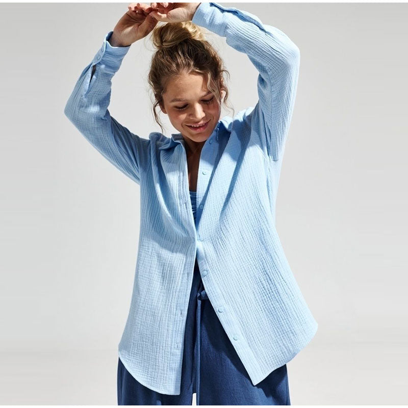 Sophisticated Blouse with a Clean Classic Look